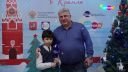 Аркадий Григорян с сыном поздравляют телеканал «Карусель» с Новым годом
