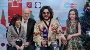 Филипп Киркоров с детьми поздравляют телеканал «Карусель» с Новым годом