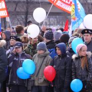 Дети Москвы салютуют космонавтам