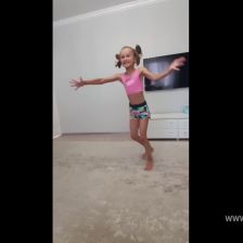 Александра Ивановна Мануйлова в конкурсе «Танцуй по-своему!»