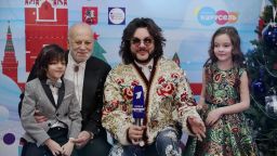 Филипп Киркоров с детьми поздравляют телеканал «Карусель» с Новым годом