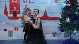 Елена Темникова с дочерью поздравляют телеканал «Карусель» с Новым годом