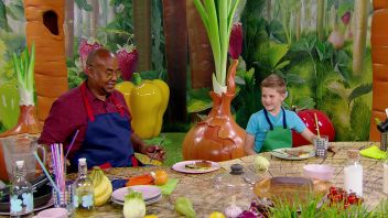 Съедобное или несъедобное. Выпуск 6. Ярослав и омлет с хлебом и смузи