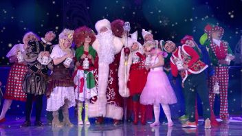 добрая елка мэра москвы 2022. кремлевская елка в кремле. включи елку телеканала карусель. кремлёвская ёлка 2022 артисты. включи елку телеканала карусель.