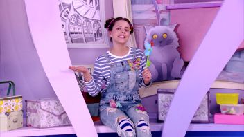 Мастерская УМЕЛЫЕ РУЧКИ. Открытка-цветок. Выпуск 205