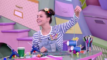 Мастерская УМЕЛЫЕ РУЧКИ. Лошадка из стаканчиков. Выпуск 208