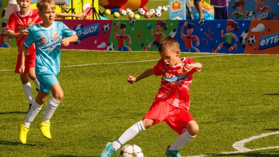 Слушай и болей: гимн крутого семейного реалити «ФУТБОЛ-ШОУ»!