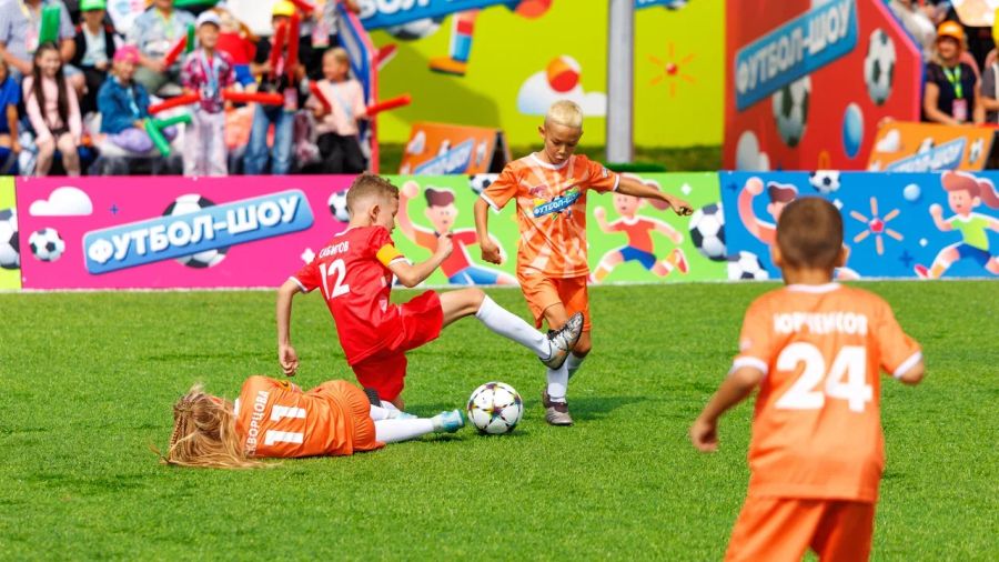 Болейте за команды вместе со звёздами на «ФУТБОЛ-ШОУ»!