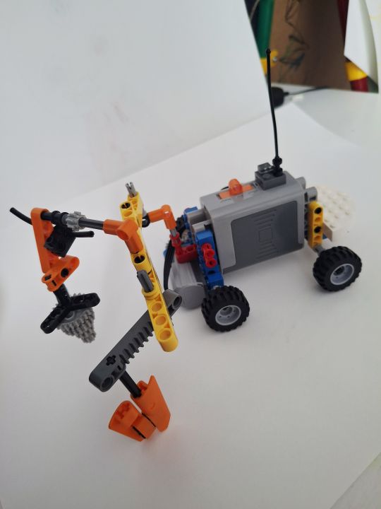 Лев Александров