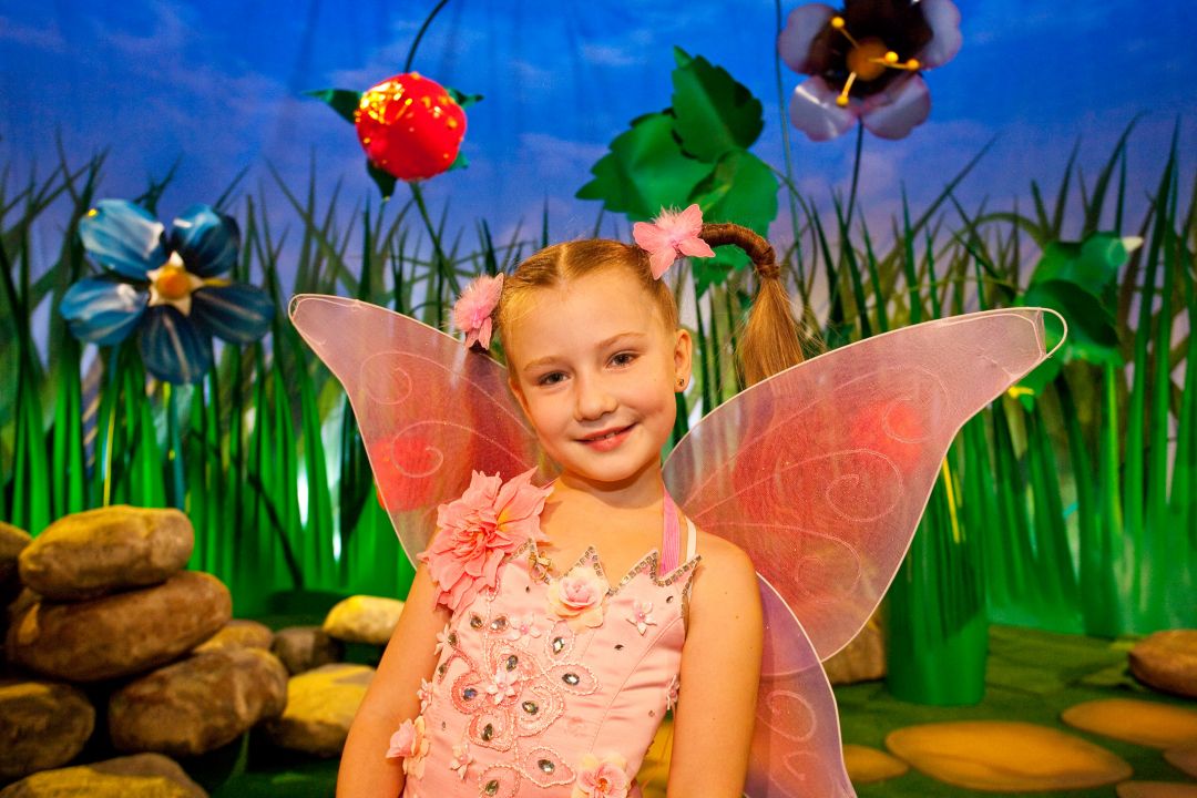 Про девочек передачу. За гранью рожает альбиносов. Стрекотуша теленяня карусель. За гранью передача дети альбиносы. Про девочек передачу.