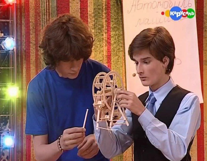 Карусель телешоу. Канал карусель сайт служба спасения домашнего задания. Служба спасения домашнего задания карусель ведущие. Служба спасения домашнего задания актеры. Служба спасения карусель.