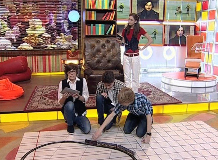 Служба спасения домашнего задания карусель. Влад крутских служба спасения. З. Служба спасения дз. Служба спасения карусель.